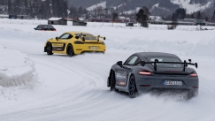 H νέα Porsche 718 Cayman GT4 RS με τους 500 ίππους σε παγωμένη πίστα (vid) 