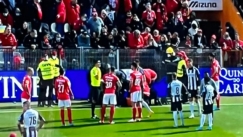 Σοκ στο Πορτιμονένσε-Μπενφίκα, ball boy έχασε τις αισθήσεις του και διακομίστηκε στο νοσοκομείο