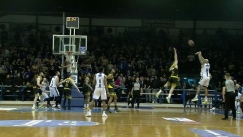 Το buzzer beater του Έιμπραμς στην λήξη του ημιχρόνου του ντέρμπι του Ηρακλή με τον Άρη (vid)