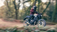 Υψηλής αισθητικής αξεσουάρ για το Yamaha XSR700 (vid)