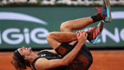 Τραυματίστηκε ο Ζβέρεφ, στον τελικό του Roland Garros ο Ναδάλ (vids)