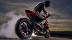 MV Agusta: Τρεις κορυφαίες εκδόσεις από την Reparto Corse (vid)