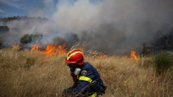 Φωτιά στο Πόρτο Κατσίκι στη Λευκάδα και στις Πόρτες Αχαΐας