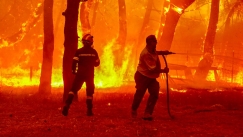 Εκπρόσωπος της πυροσβεστικής για τις φωτιές: «Τη νύχτα κινδύνεψε η ζωή τριών πυροσβεστών» (vid)