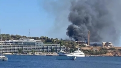 Φωτιά στον Αστέρα Βουλιαγμένης (vid)