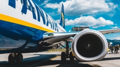 H Ryanair κλείνει τη βάση της στην Αθήνα για τη χειμερινή σεζόν: Μείωσε σε 10 τα δρομολόγιά της