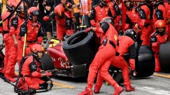 Ferrari: Ξέχασαν το ελαστικό του Σάινθ στο pit stop! (vid)