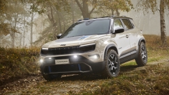 Η Jeep αποκάλυψε στο Παρίσι το Avenger 4xe Concept