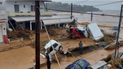 Συνέχεια των ερευνών για τον εντοπισμό της γυναίκας που χάθηκε στη φονική κακοκαιρία στην Κρήτη (vid)