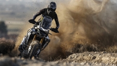 Ειδική έκδοση Aragon Baja για το Triumph Tiger 900 (vid)