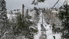 Νέο κύμα κακοκαιρίας από το βράδυ: Πού αναμένεται χιονόστρωση και τι θα ισχύει την Τετάρτη (8/2) για μαγαζιά, δημόσιες υπηρεσίες (vid)