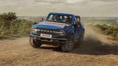 Έτσι αφαιρούνται η οροφή και οι πόρτες του Ford Bronco (vid)