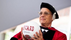 O Tom Hanks τιμήθηκε με πτυχίο του Harvard