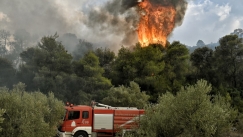 Φωτιά τώρα στη Ρόδο: Εκκενώθηκε προληπτικά ξενοδοχείο