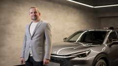 Lexus - Μπαρτ Έλεν: «Η υβριδική τεχνολογία μάς δίνει πλεονέκτημα έναντι των ανταγωνιστών μας»