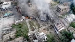 Βιβλική καταστροφή μετά από έκρηξη σε αποθήκη με πυροτεχνήματα: Εννέα νεκροί και πάνω από 100 τραυματίες (vid)