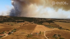 Κάηκαν σπίτια και αυτοκίνητα στην Αλεξανδρούπολη: «Δεν έχω ξαναδεί τόσο μεγάλο μέτωπο» (vid)