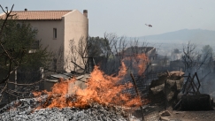 Φωτιά στην Πάρνηθα: Ξεκίνησε η εκκένωση των Θρακομακεδόνων (vid)