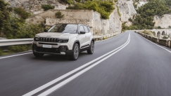 Διαθέσιμο τώρα και ως υβριδικό το Jeep Avenger (τιμές)