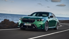 H BMW M5 μπαίνει στην πρίζα για πρώτη φορά, σε βάζει στην... πρίζα όπως πάντα