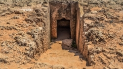 H άγνωστη μέχρι σήμερα «Πόλη των Νεκρών» με 300 τάφους που περιέχουν μουμιοποιημένες οικογένειες ανακαλύφθηκε στην Αίγυπτο