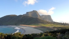 «Δεν θέλουμε παραθεριστές»: Το μοναδικό και πανέμορφο νησί που δέχεται μόνο 400 τουρίστες τον χρόνο