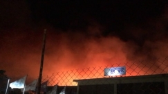 Μεγάλη πυρκαγιά στη λεωφόρο Καραμανλή: Απειλούνται εγκαταστάσεις στις Αχαρνές, ήχησε το 112