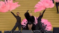 Η εντυπωσιακή εμφάνιση της Lady Gaga αλά Moulin Rouge, στη τελετή έναρξης των Ολυμπιακών Αγώνων (vid)