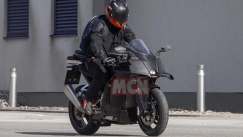 KTM 990RC R: Στα τελευταία στάδια πριν την παραγωγή