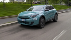 Διαθέσιμο στην Ελλάδα και το Fiat 600 Hybrid 136 ίππων (τιμή)