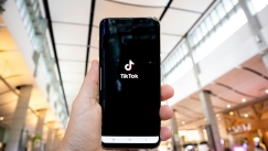 Οικογένειες στη Γαλλία μηνύουν το TikTok για επιβλαβές περιεχόμενο