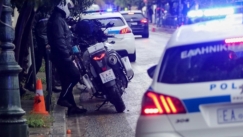 Φρικιαστικές αποκαλύψεις για τον αστυνομικό της Βουλής: Όσα ανέφερε η σύζυγός του, τι έγραψε η 12χρονη κόρη τους σε έκθεση της (vid) 