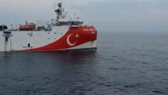 Τουρκικά Μέσα δημοσίευσαν βίντεο από την στιγμή που σαλπάρει το Oruc Reis (vid)