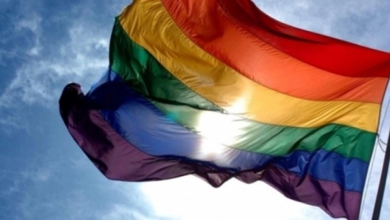Euro 2020 - UEFA: Διαψεύδει ότι απαγόρευσε τις ΛΟΑΤΚΙ σημαίες στη Βουδαπέστη