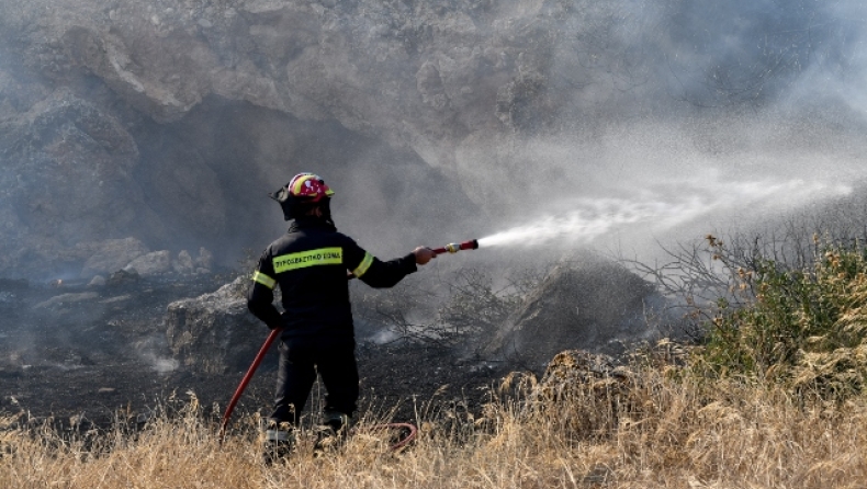 Βίντεο του Gazzetta: Η φωτιά στην Κερατέα όπως φαίνεται από την Ανάβυσσο (vid)