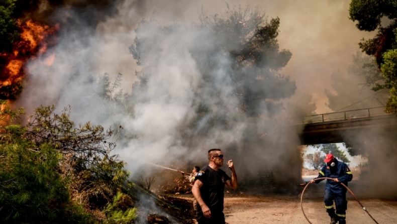 Κανένα από τα τρία μέτωπα της Αττικής δεν έχει ελεγχθεί