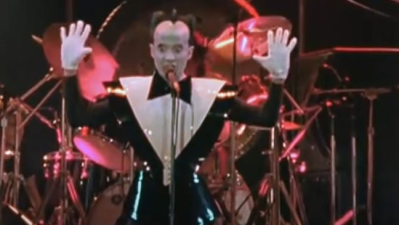 Klaus Nomi: Ο τραγουδιστής που τον έμαθε η Ελλάδα από διαφήμιση του Campari ήταν από τους πρώτους διάσημους που «έφυγαν» από AIDS (vids)