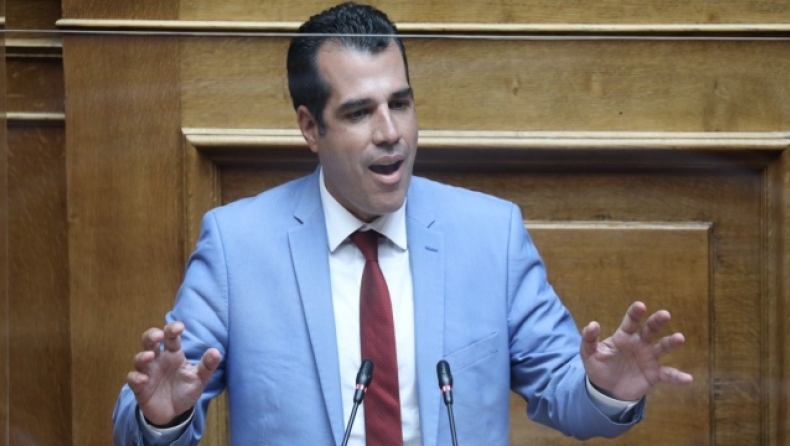 Πλεύρης: «Άμεση άρση της αναστολής για όσους υγειονομικούς εμβολιαστούν με πρώτη δόση»