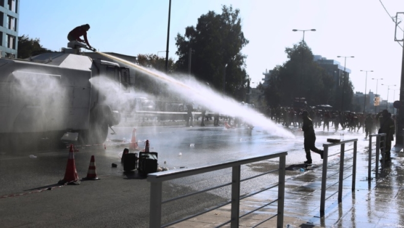 Πέντε προσαγωγές για τα επεισόδια έξω από το υπουργείο Κλιματικής Κρίσης: Τι αναφέρει η ΕΛ.ΑΣ