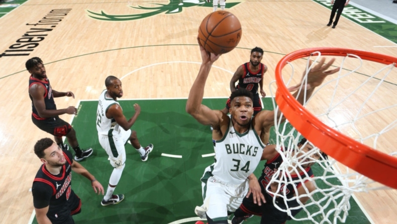 Αντετοκούνμπο: Όταν ο Greek Freak σκοράρει πενηντάρες (vids)