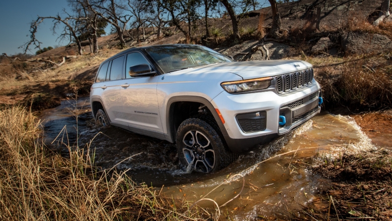 Jeep: Κυριαρχία του Grand Cherokee 4xe στο Mudfest