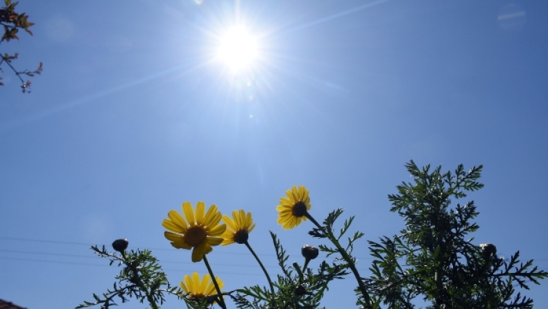 Ηλιόλουστος ο καιρός της Δευτέρας (27/6), στα ίδια επίπεδα η θερμοκρασία (χάρτες & vid)