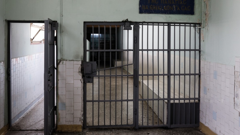 Προσπάθησε να αποδράσει με κινηματογραφικό τρόπο από τις φυλακές Κορυδαλλού: Έσκαβε τούνελ με μεταλλικό αντικείμενο (vid)