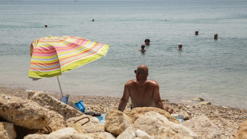 Το Υπ. Υγείας ανακοίνωσε τις 12 παραλίες της Αττικής που απαγορεύεται να κάνουμε μπάνιο