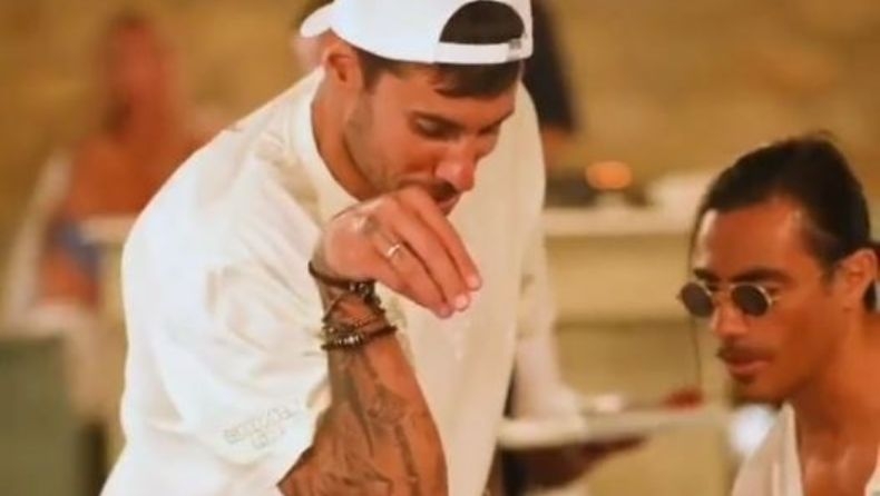 Πρίντεζης: Πήγε Μύκονο στον «Salt Bae» και... έδωσε ρεσιτάλ (vid)