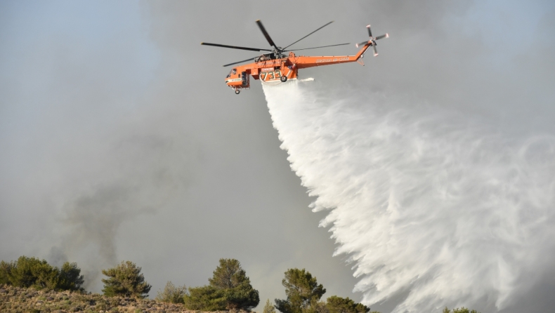 Φωτιά σε εξέλιξη στο Σέλινο Χανίων: Οι φλόγες καίουν δασική δύσβατη έκταση