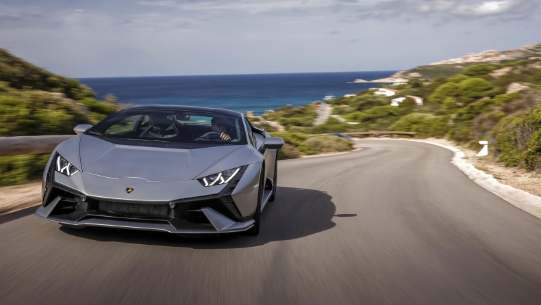 H Lamborghini Huracan Tecnica «ξεσαλώνει» στη Σαρδηνία (vid)