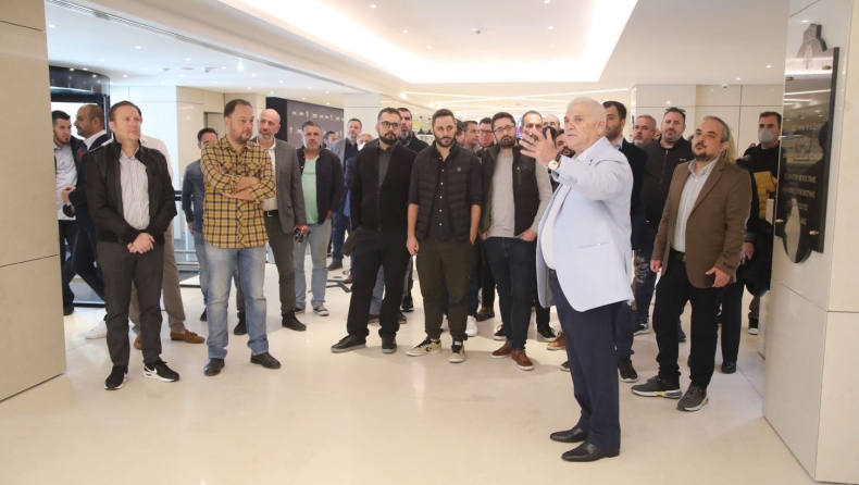 ΑΕΚ: Η ξενάγηση του Μελισσανίδη στους δημοσιογράφους στην OPAP Arena (vid)