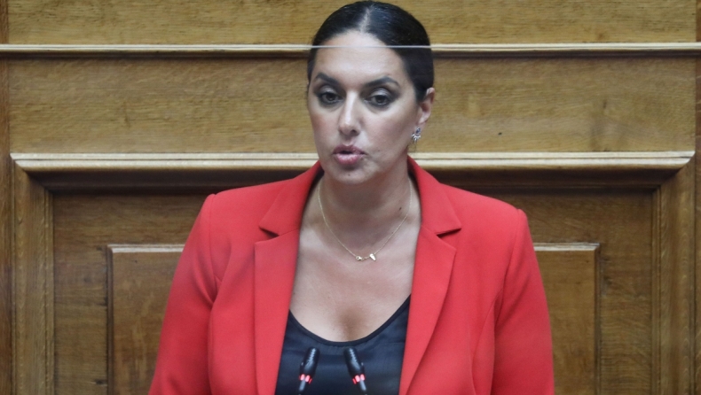 Λιποθύμησε η Νόνη Δούνια στη συνεδρίαση της Κοινοβουλευτικής Ομάδας της Νέας Δημοκρατίας