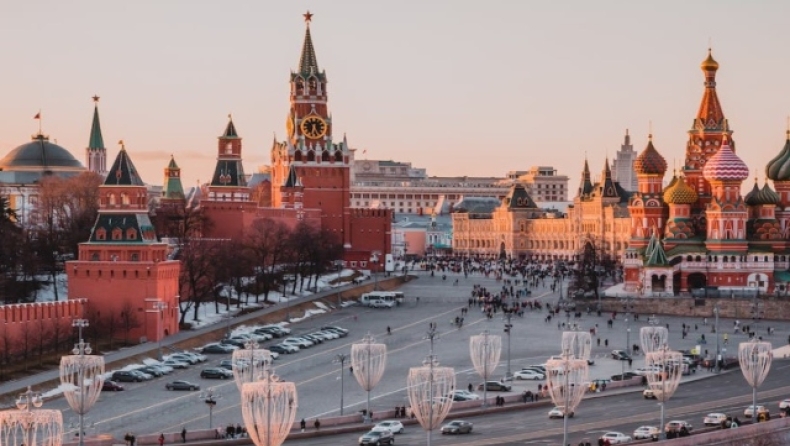 Η Ρωσία διαψεύδει ότι 700.000 Ρώσοι εγκατέλειψαν τη χώρα για να γλιτώσουν την επιστράτευση